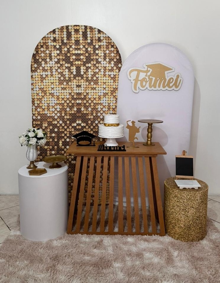 Kit Formatura Dourado E Branco Mesa Ripada  - Michi Pegue e Monte