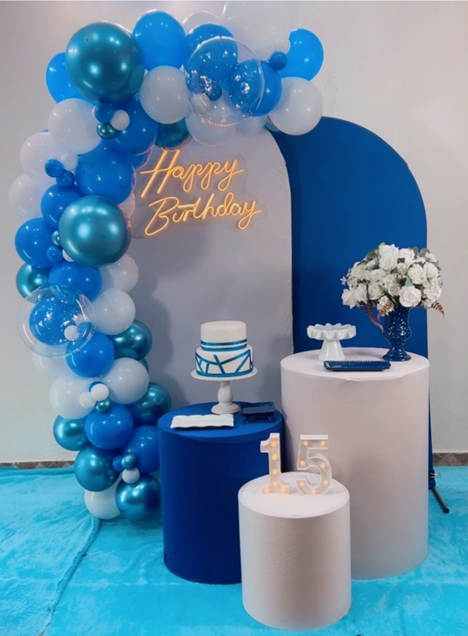 Composição Azul E Branco - Modelo 2 - TudFestas