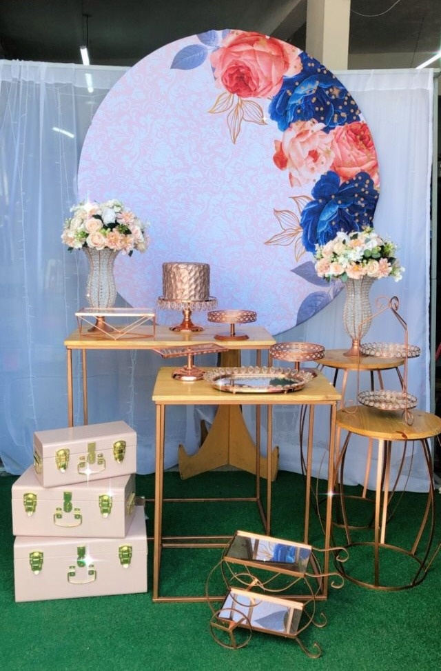 Composição Floral Azul Com Rose Mesas P.l - TudFestas