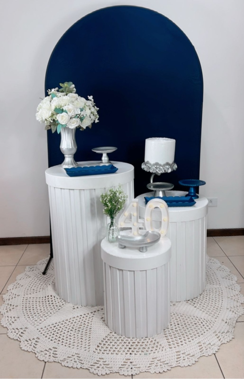 Composição Azul Com Prata - Cilindros Ripados Branco Mod 2 - TudFestas