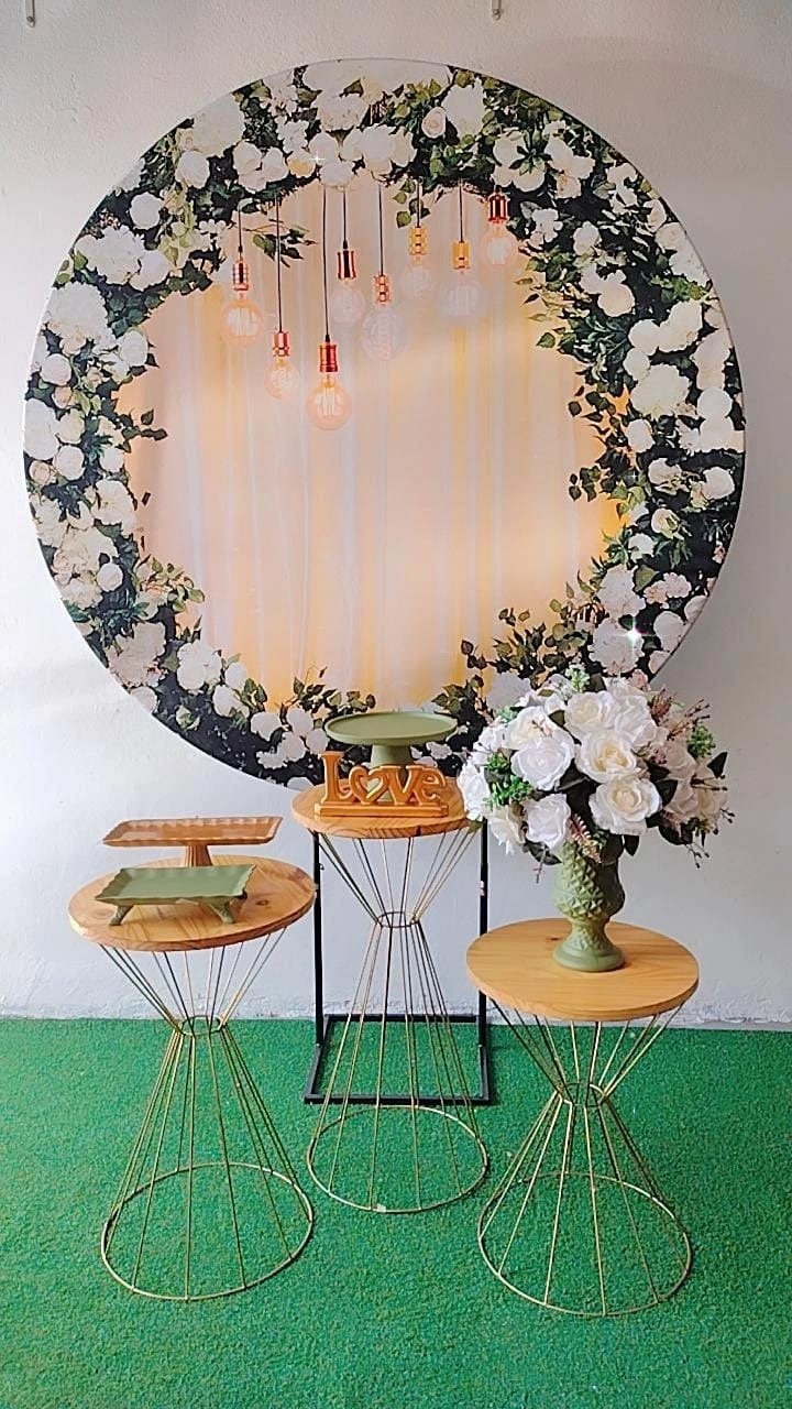 Composição Verde + Dourado Floral Luzes Mesas - Modelo 2 - TudFestas