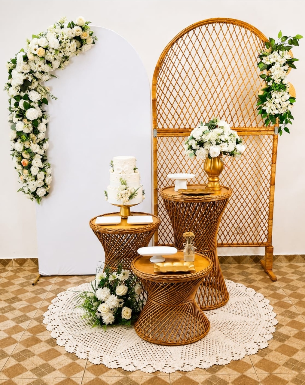 Composição Floral Branco - Modelo 8 - TudFestas