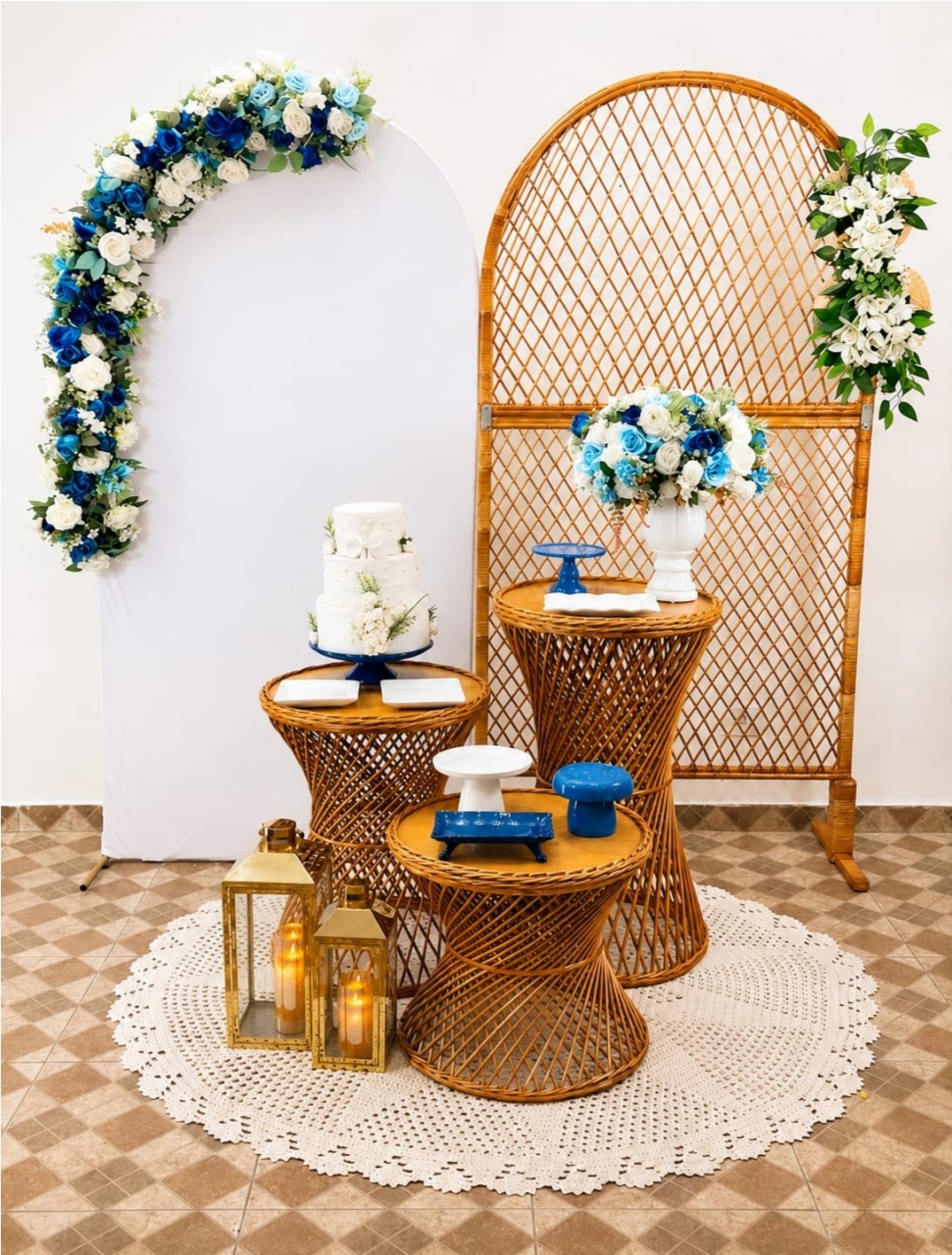 Composição Floral Azul Marinho - Modelo 2 - TudFestas