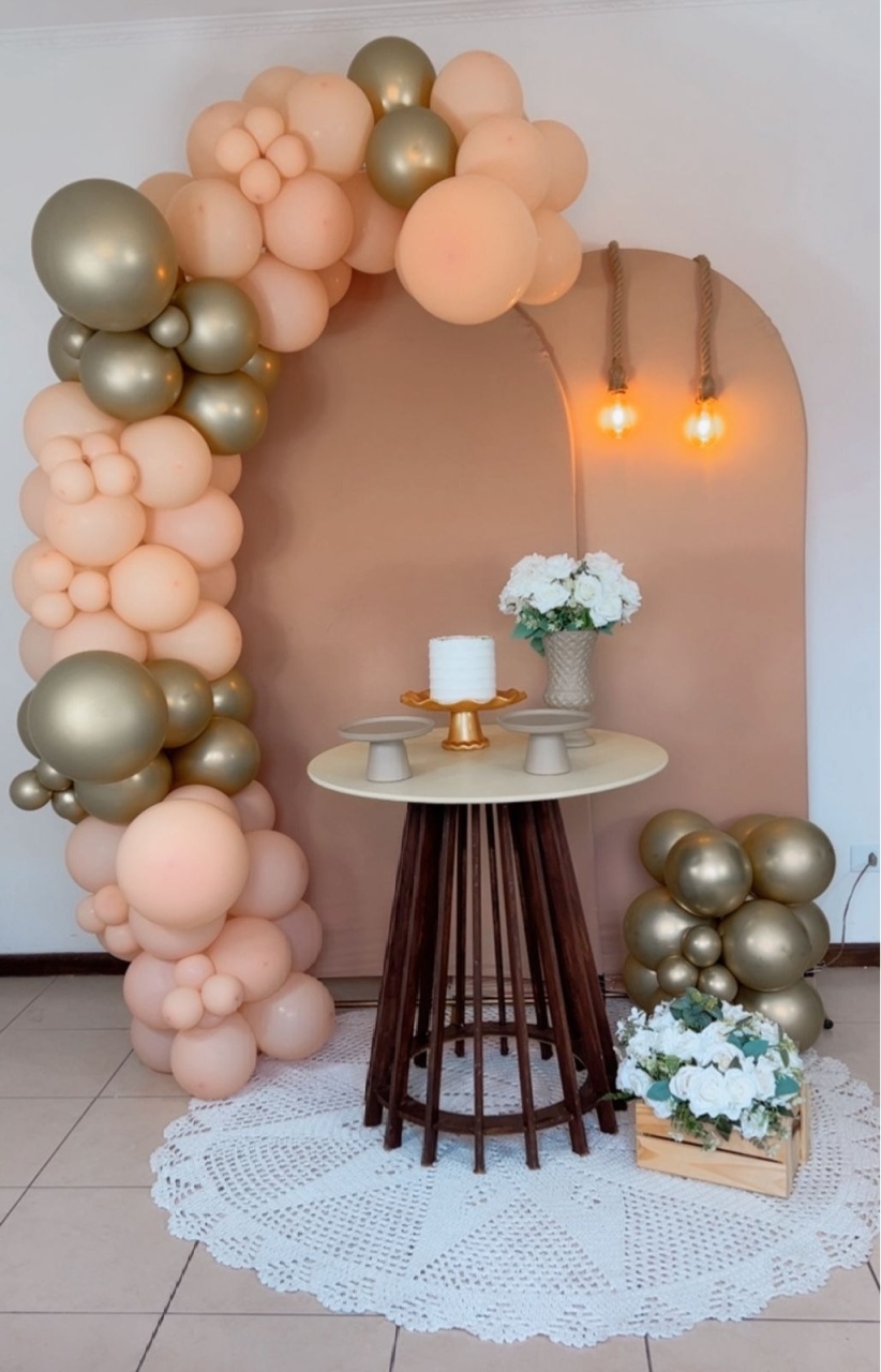 Composição Bege Com Dourado -Modelo 3 - TudFestas