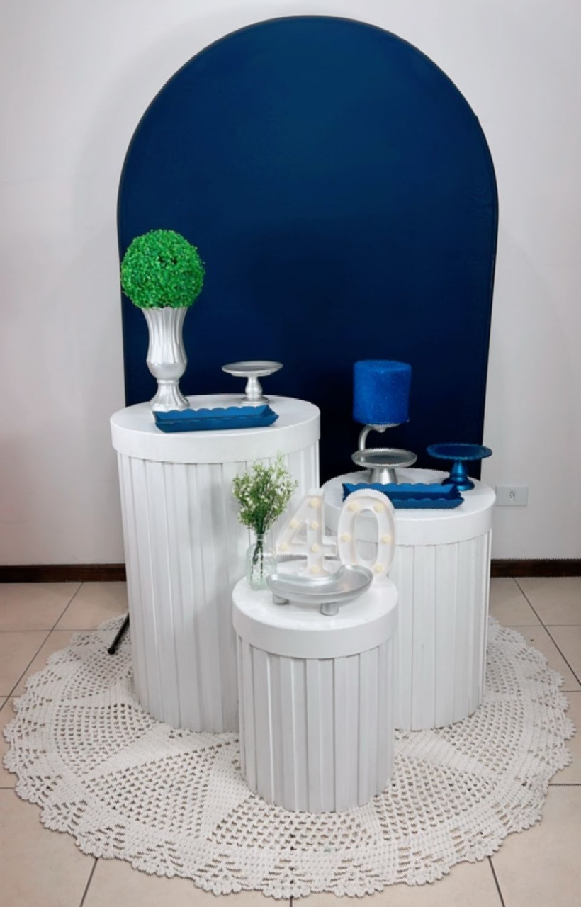 Composição Azul Com Prata - Cilindros Ripados Branco Mod 3 - TudFestas