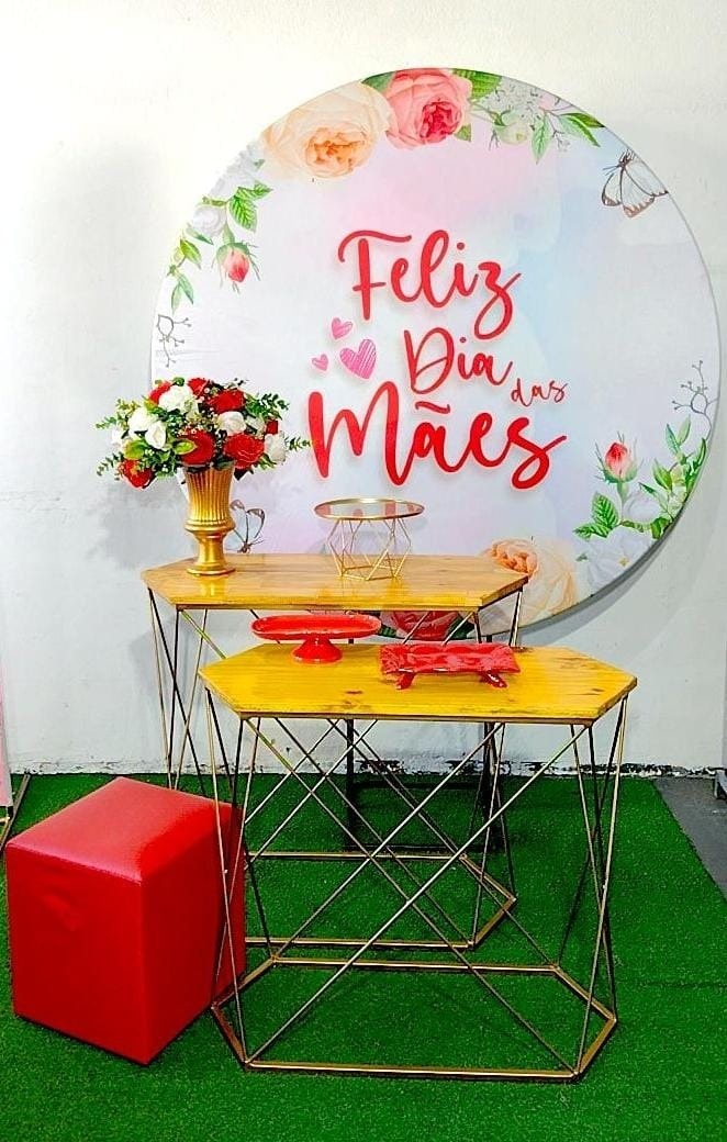 Composição Mãe Fundo Vermelho - Modelo 2 - TudFestas
