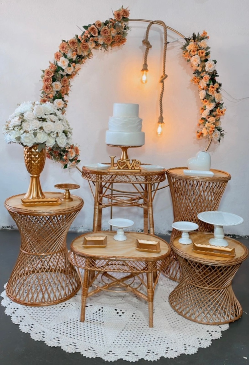 Composição Dourado E Branco - Mesas Vime - TudFestas