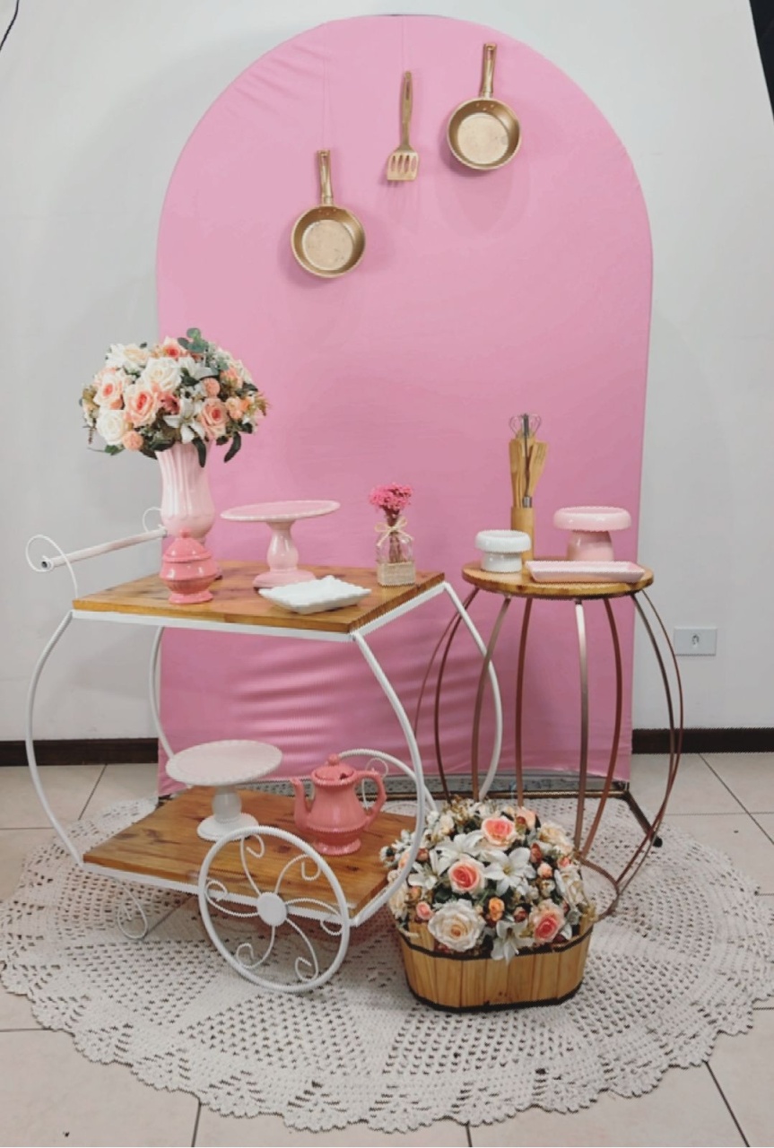 Composição Rosa - Carrinho de Chá + Mesinha.  - TudFestas