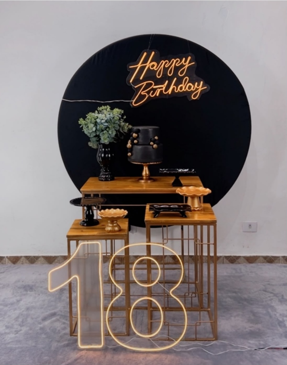 Composição Preto Com Dourado - Mesas de Ferro Mod 3 - TudFestas
