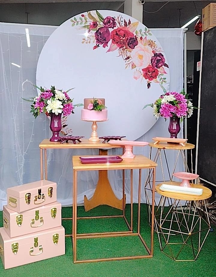 Composição Floral Marsala Mesas - TudFestas