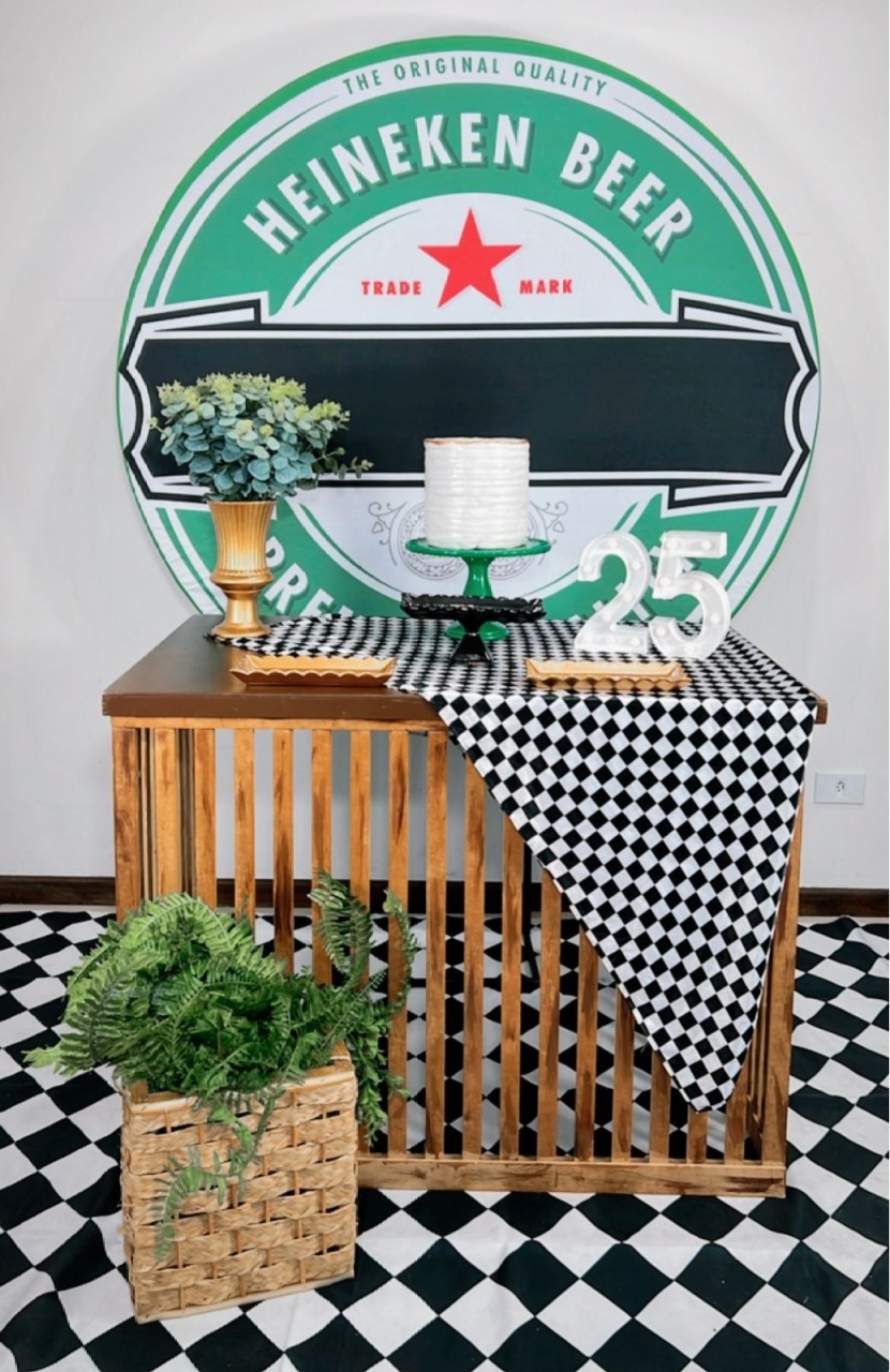 Composição Heineken Com Numero Mesa - TudFestas