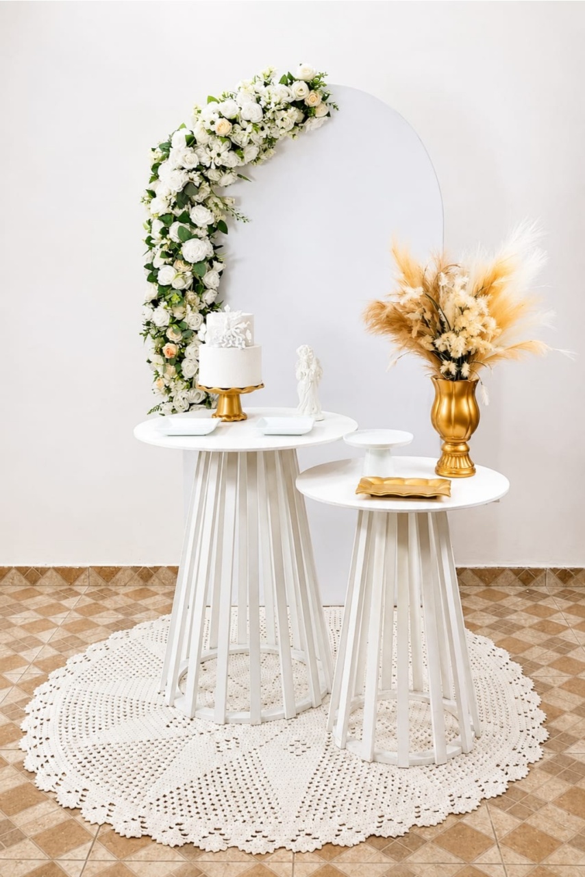 Composição Batizado Floral Branco - Modelo 8 - TudFestas