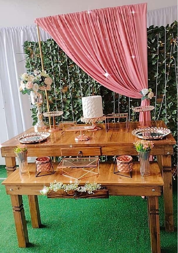 Composição Rosé Fundo Palete - Modelo 2 - TudFestas