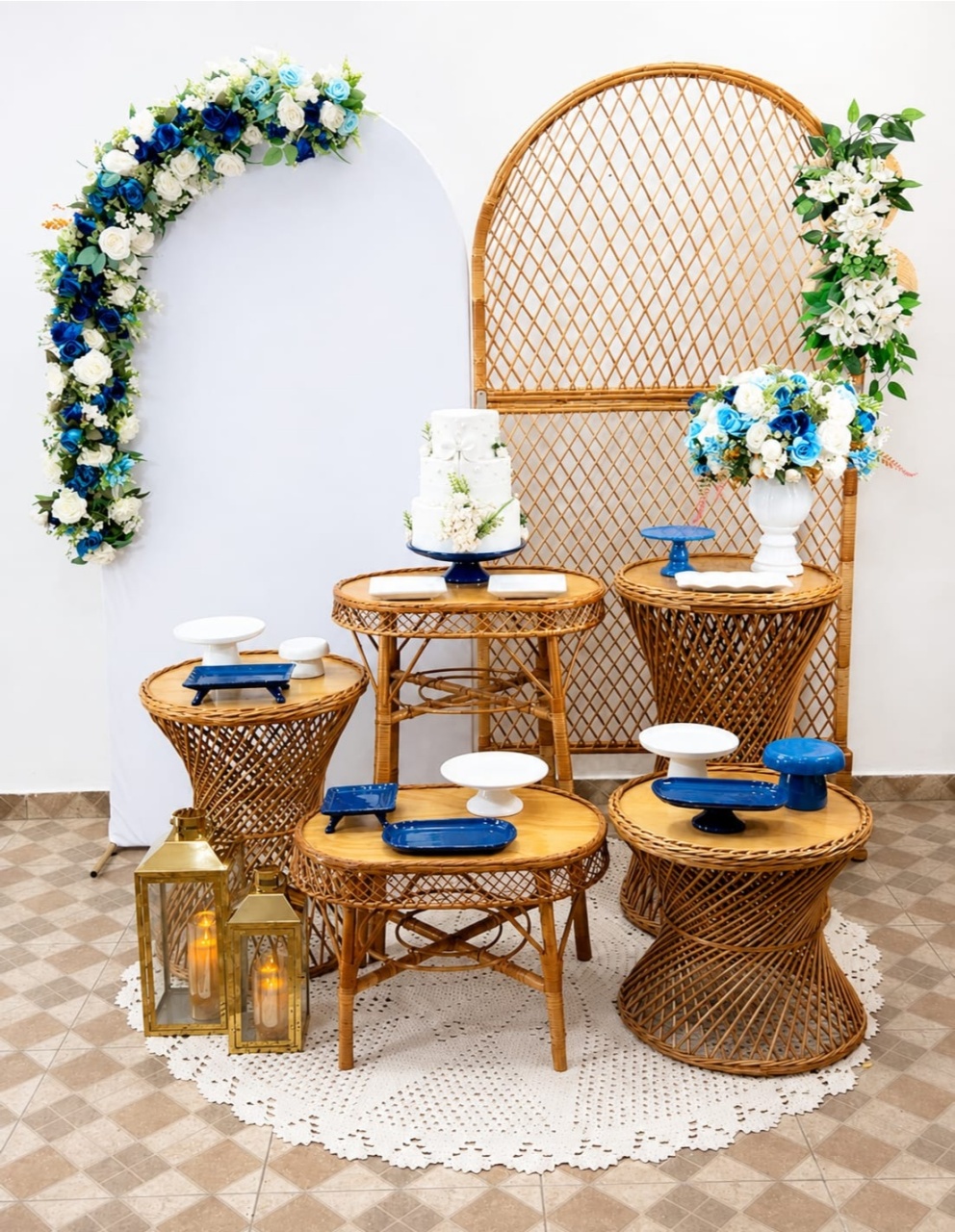 Composição Floral Azul Marinho - TudFestas