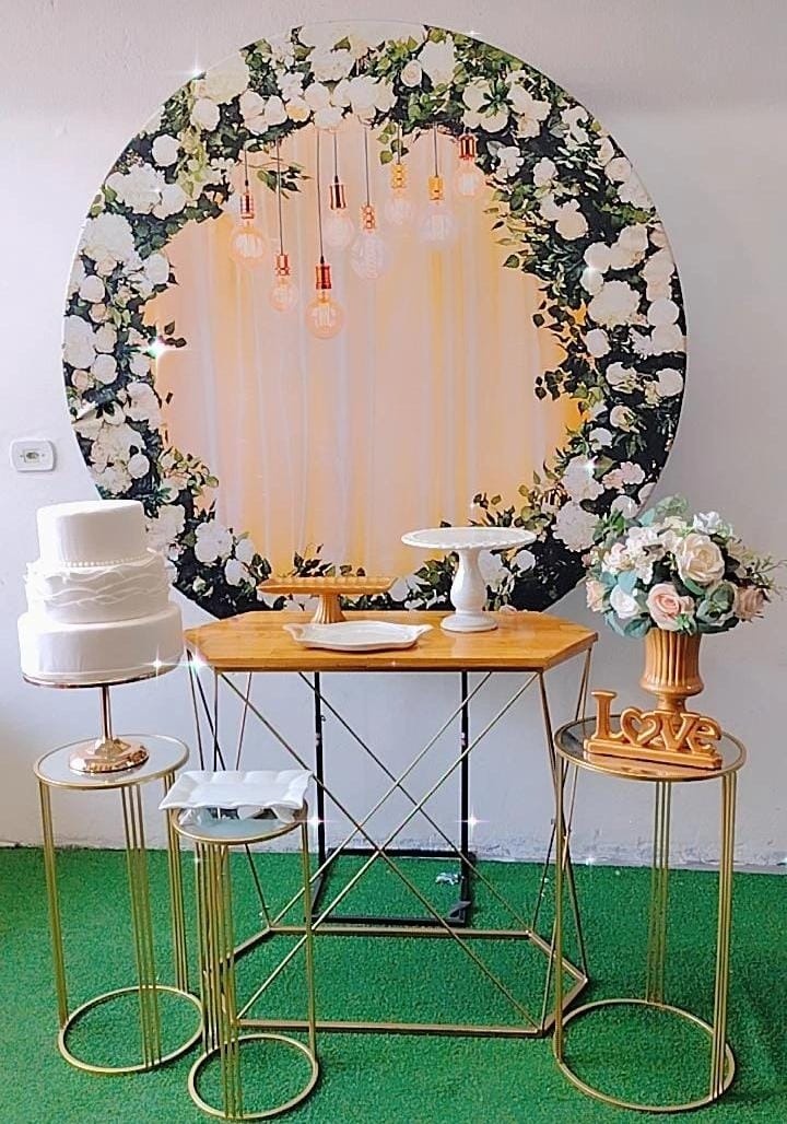 Composição Dourado + Branco Floral Luzes M.l - TudFestas