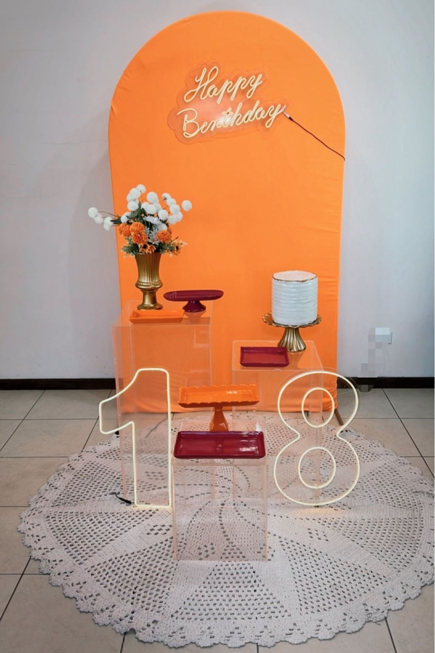 Composição Pink Com Laranja - Cilindros Ripados Branco  - TudFestas