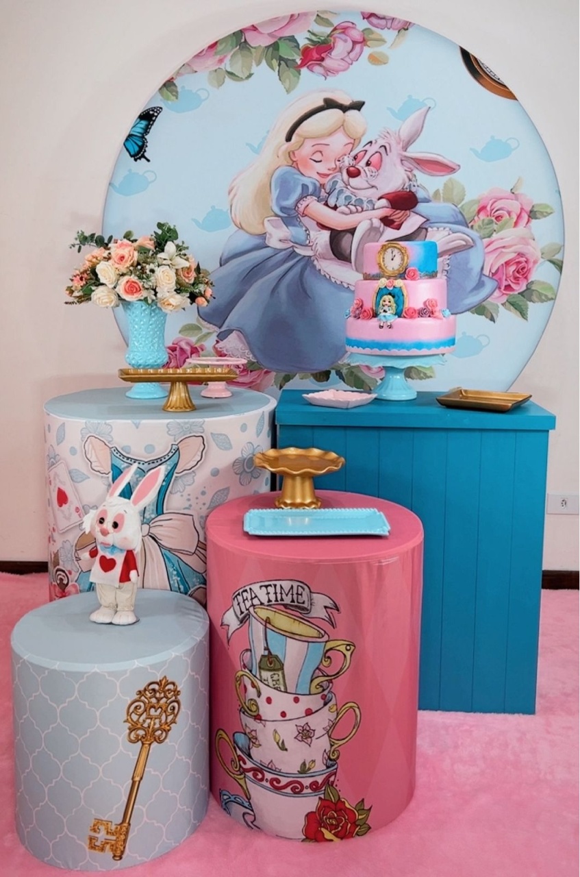 Kit Prata Alice No País das Maravilhas - Painel Floral - TudFestas