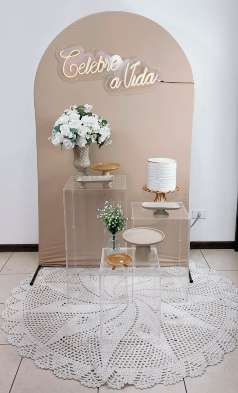 Composição Bege Com Dourado - Cubos Acrílicos Mod 2 - TudFestas