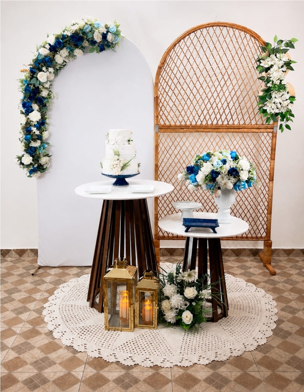 Composição Floral Azul Marinho - Modelo 3 - TudFestas