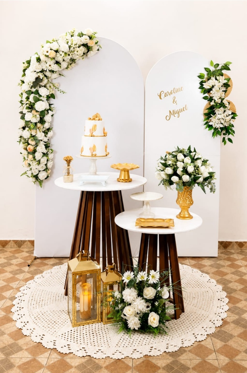 Composição Floral Branco - Modelo 2 - TudFestas