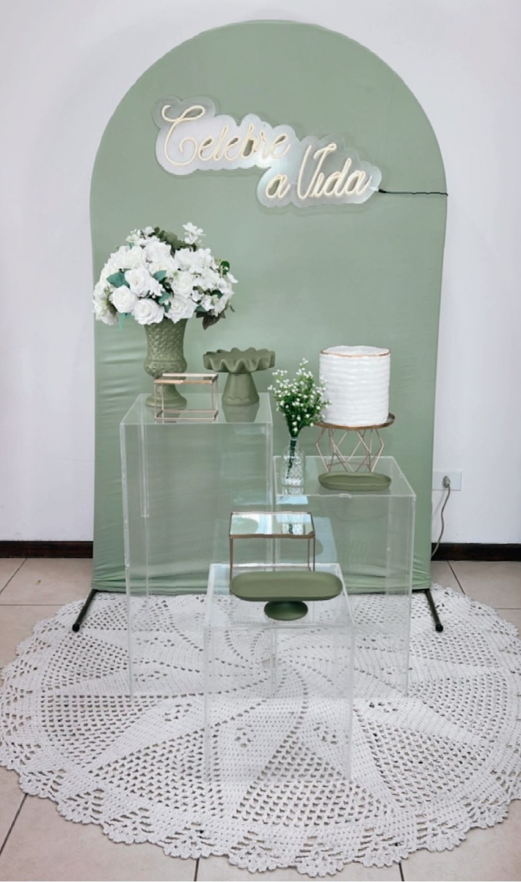Composição Verde Com Dourado - Cubos Acrílicos + Peças de Luxo   - TudFestas