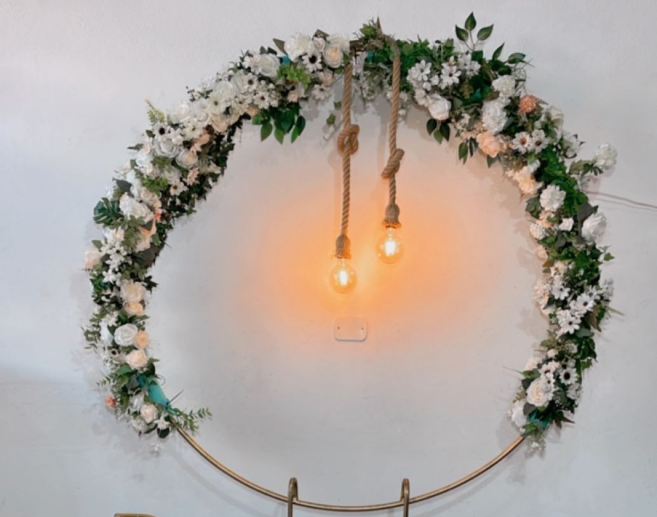 Coluna de Flores Branca (2 Partes) - TudFestas