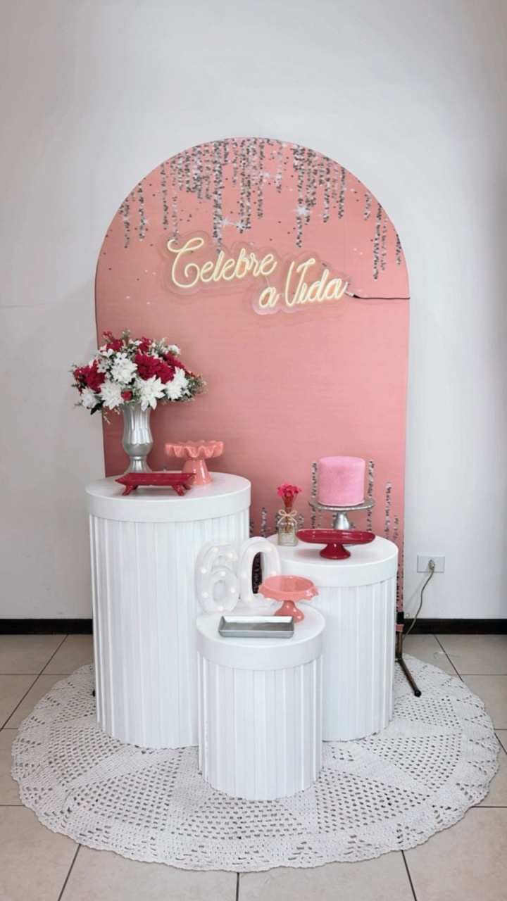 Composição Tons de Rosa Com Prata - Cilindros Ripados Branco  2 - TudFestas