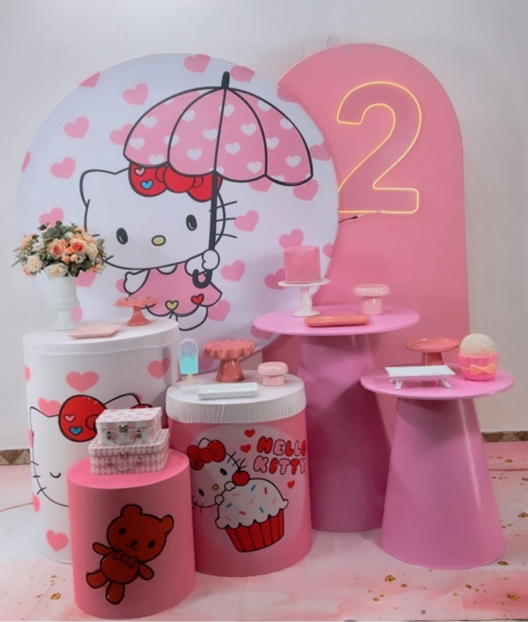 Hello Kitty Confeiteira Composição - Modelo 2 - TudFestas