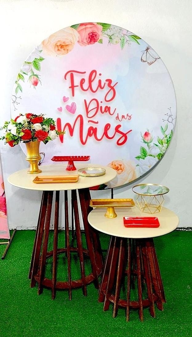 Composição Mãe Fundo Vermelho - Modelo 3 - TudFestas