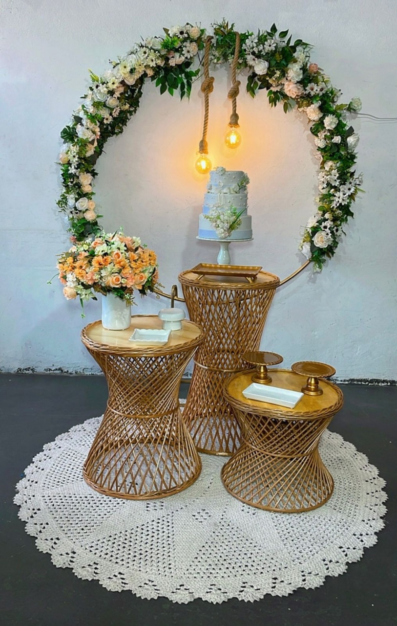Composição Dourado E Branco - Mesas Vime - Modelo 2 - TudFestas