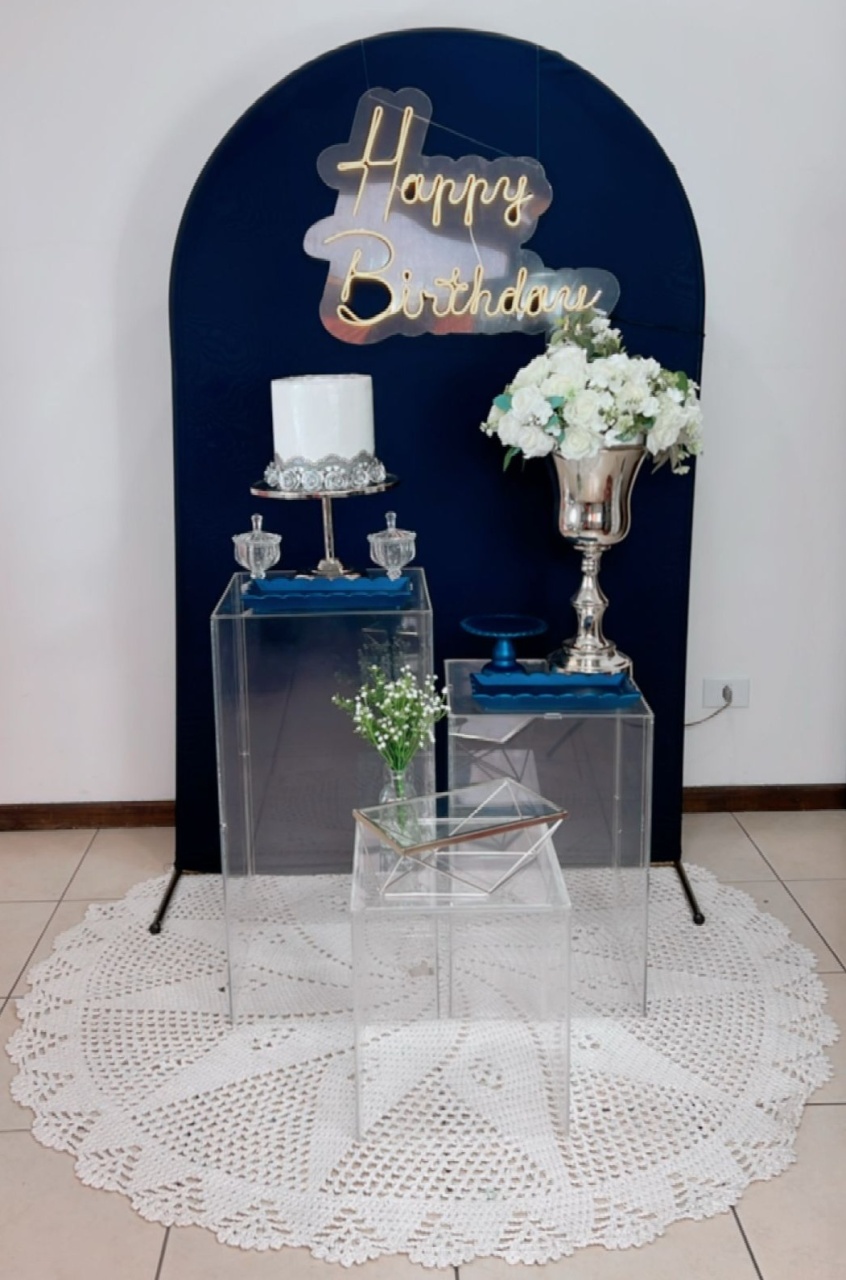 Composição Azul Com Prata - Cubos Acrílicos + Peças de Luxo  - TudFestas