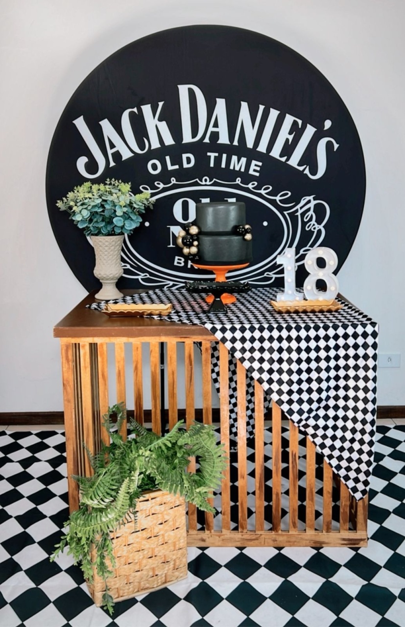Composição Jack Daniels Modelo 2 Com Numero Mesa  - TudFestas