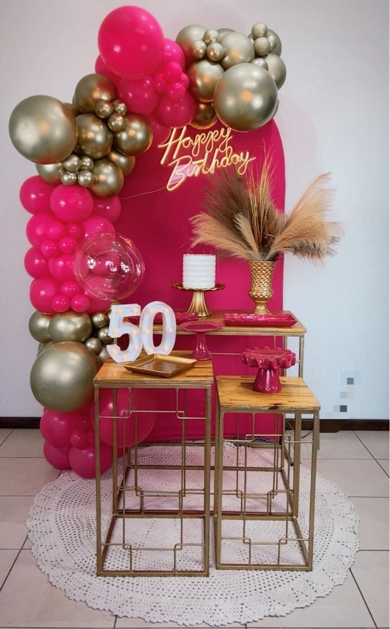 Composição Pink Com Dourado  - TudFestas