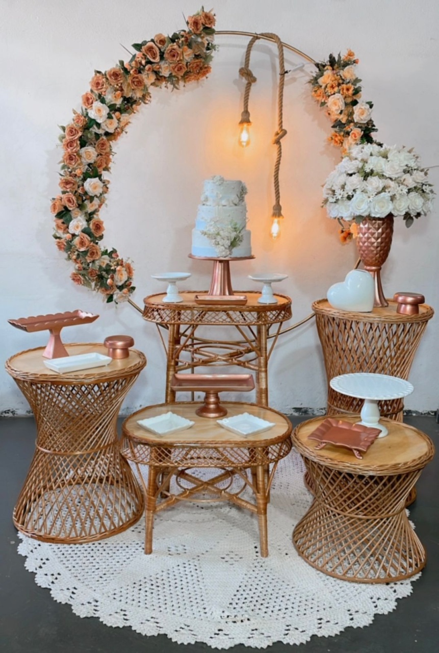 Composição Rose E Branco - Mesas Vime - TudFestas
