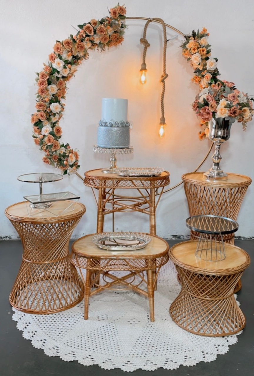 Composição Prata E Branco - Mesas Vime - Peças Luxo  - TudFestas