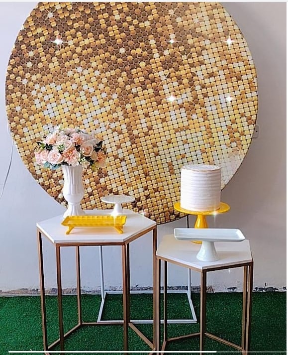 Dourado Gliter Com Mesas  - TudFestas