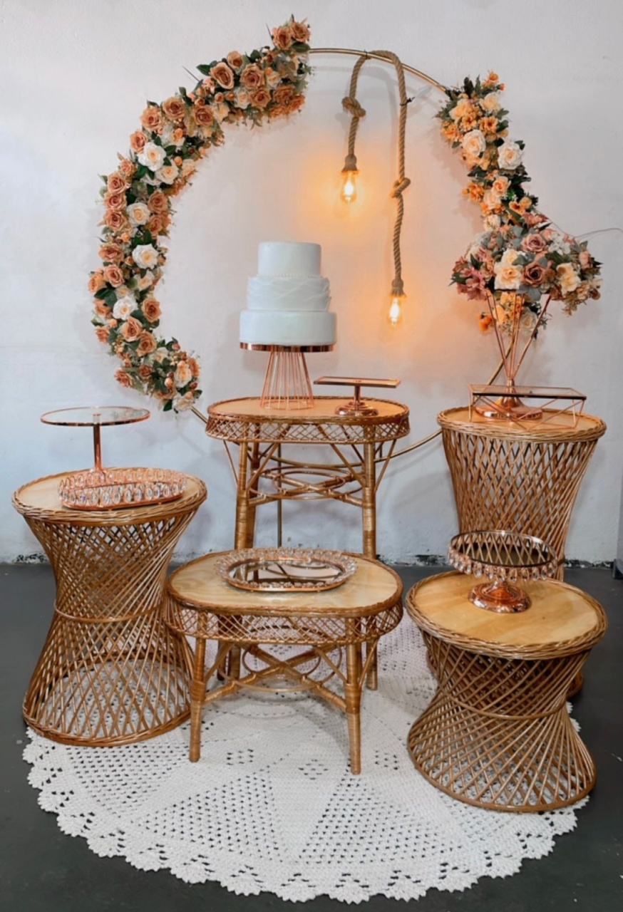 Composição Rose E Branco - Mesas Vime - Peças Luxo - TudFestas
