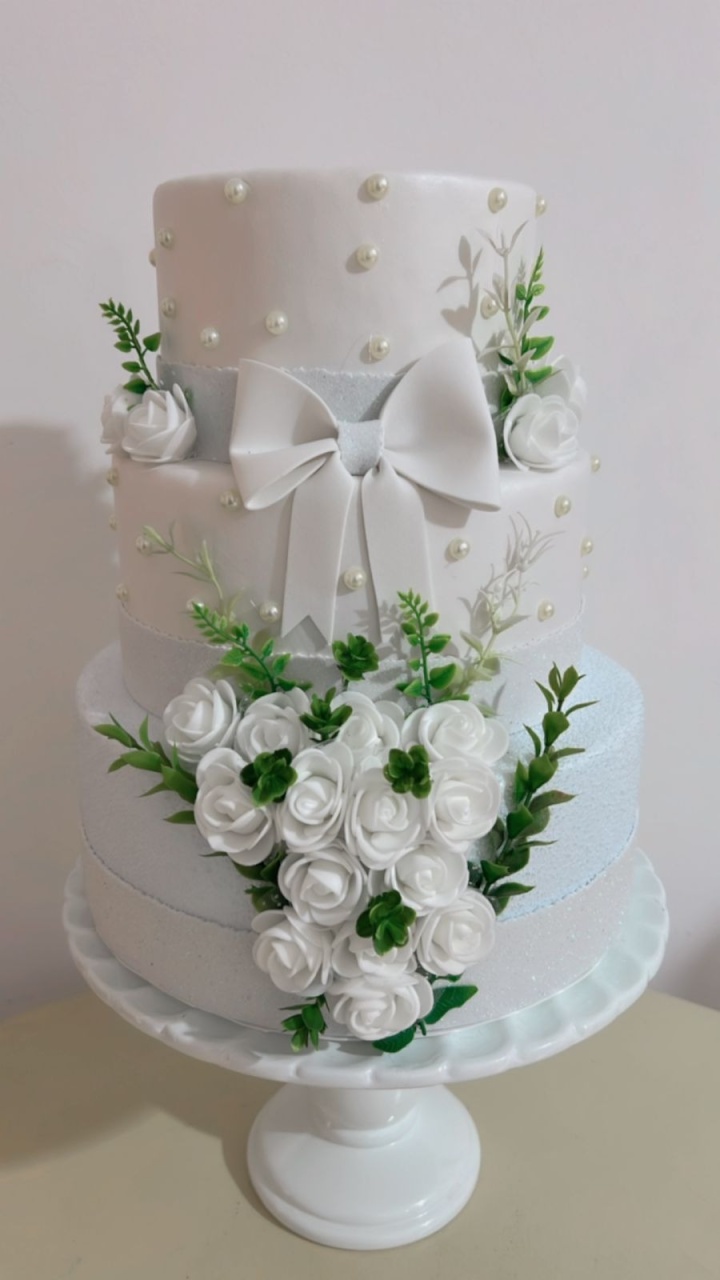 Bolo Fake Casamento Branco - TudFestas