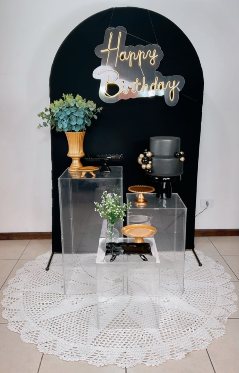 Composição Preto Com Dourado - Cubos Acrílicos Mod 2  - TudFestas