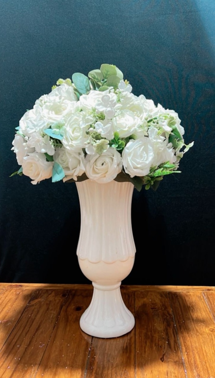 Arranjo de Flores Branco  - TudFestas