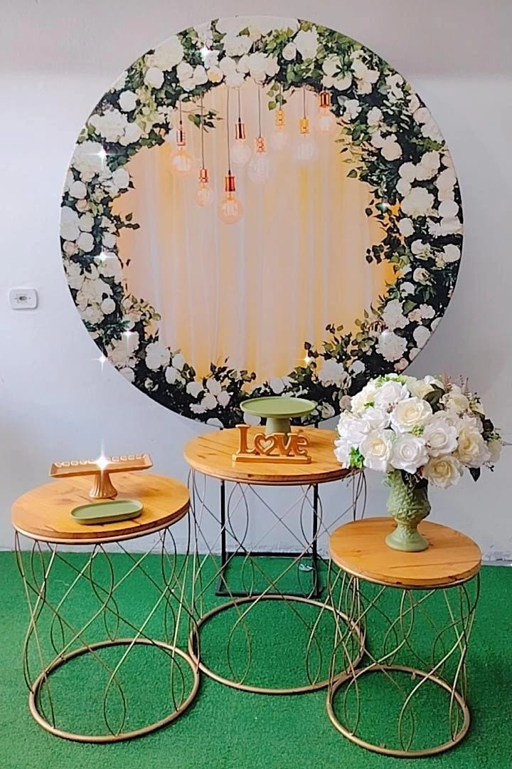 Composição Verde + Dourado Floral Luzes Mesas - Modelo 2 - TudFestas