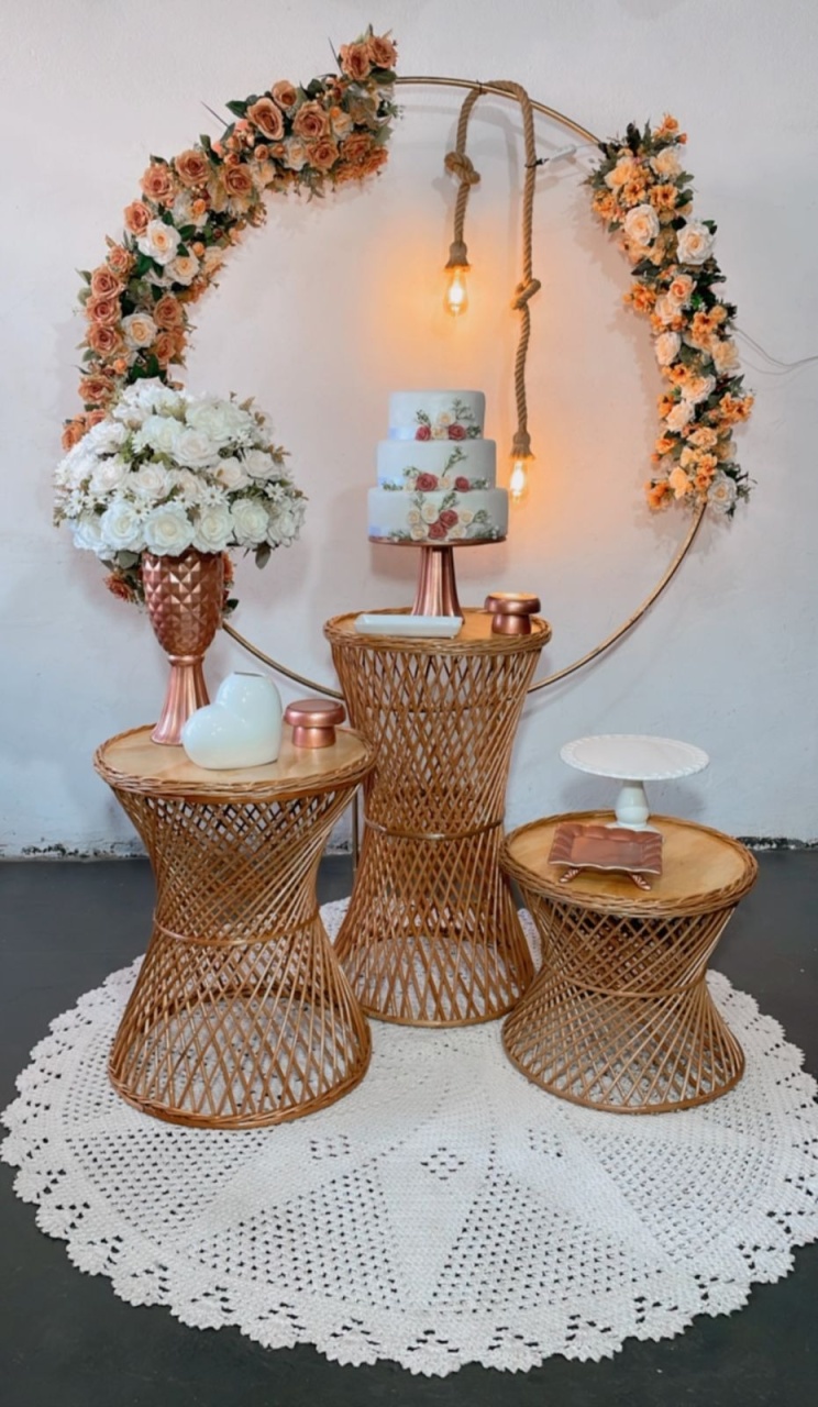 Composição Rose E Branco - Mesas Vime - TudFestas