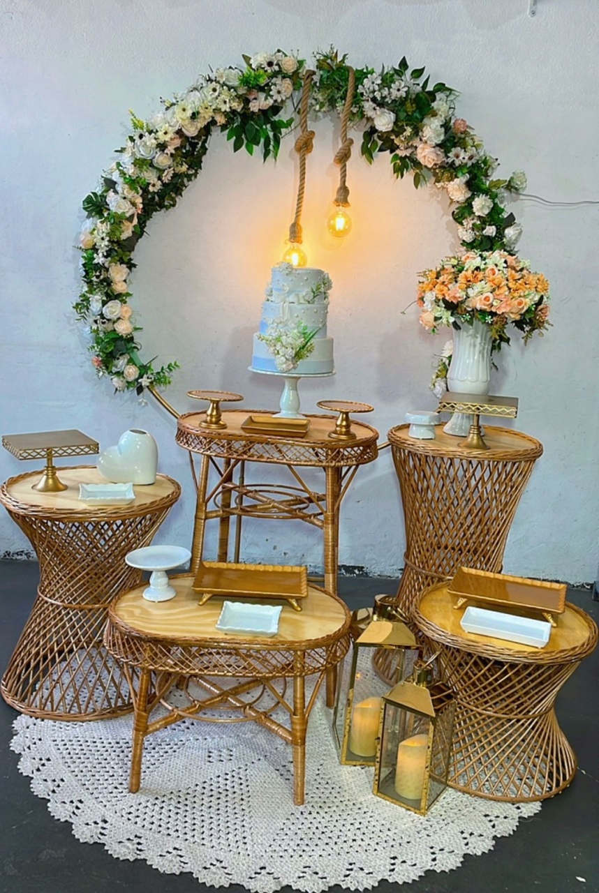 Composição Dourado E Branco - Mesas Vime - Modelo 2 - TudFestas