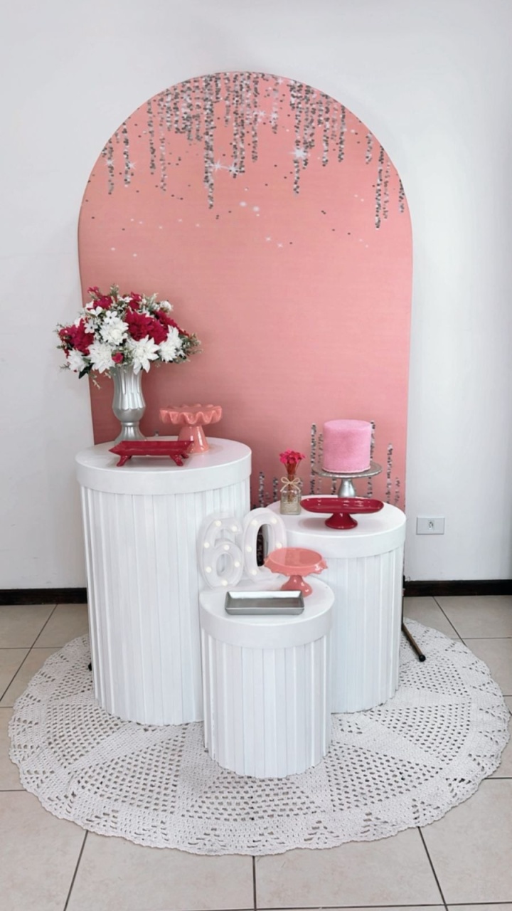 Composição Tons de Rosa Com Prata - Cilindros Ripados Branco  - TudFestas