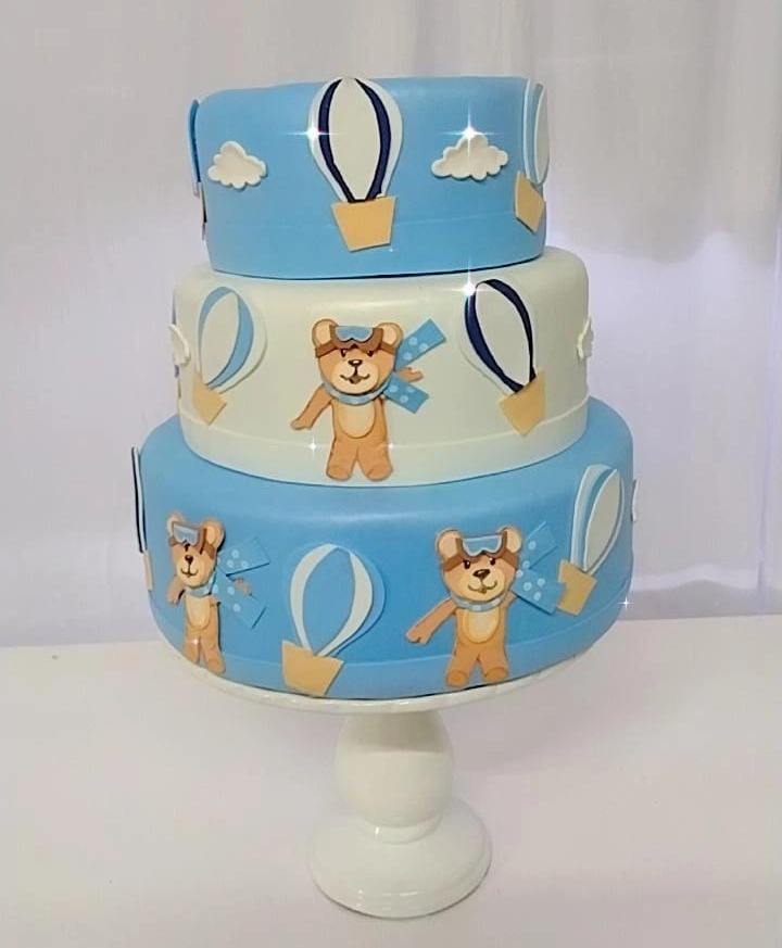 Bolo Fake Ursinho Baloeiro  - TudFestas
