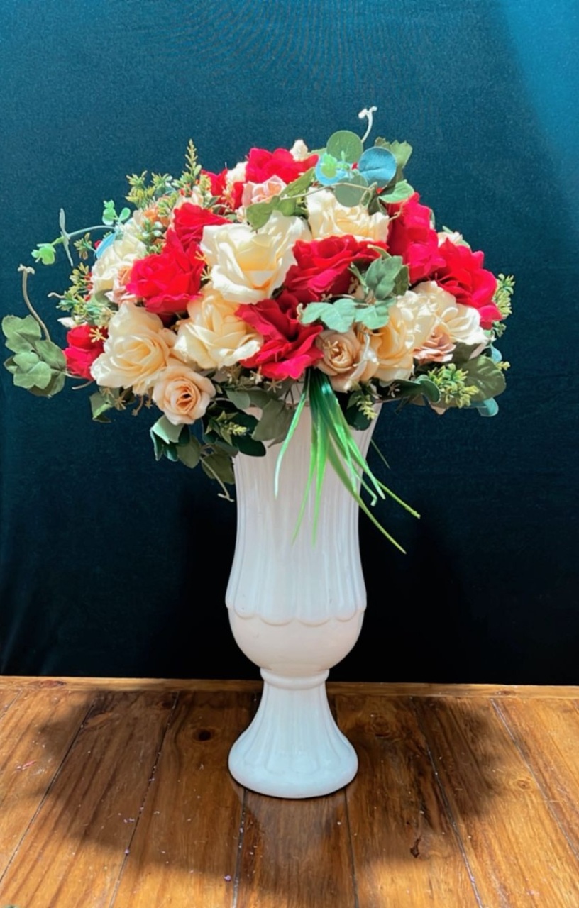 Arranjo de Flores Rosas Vermelha Misto - TudFestas