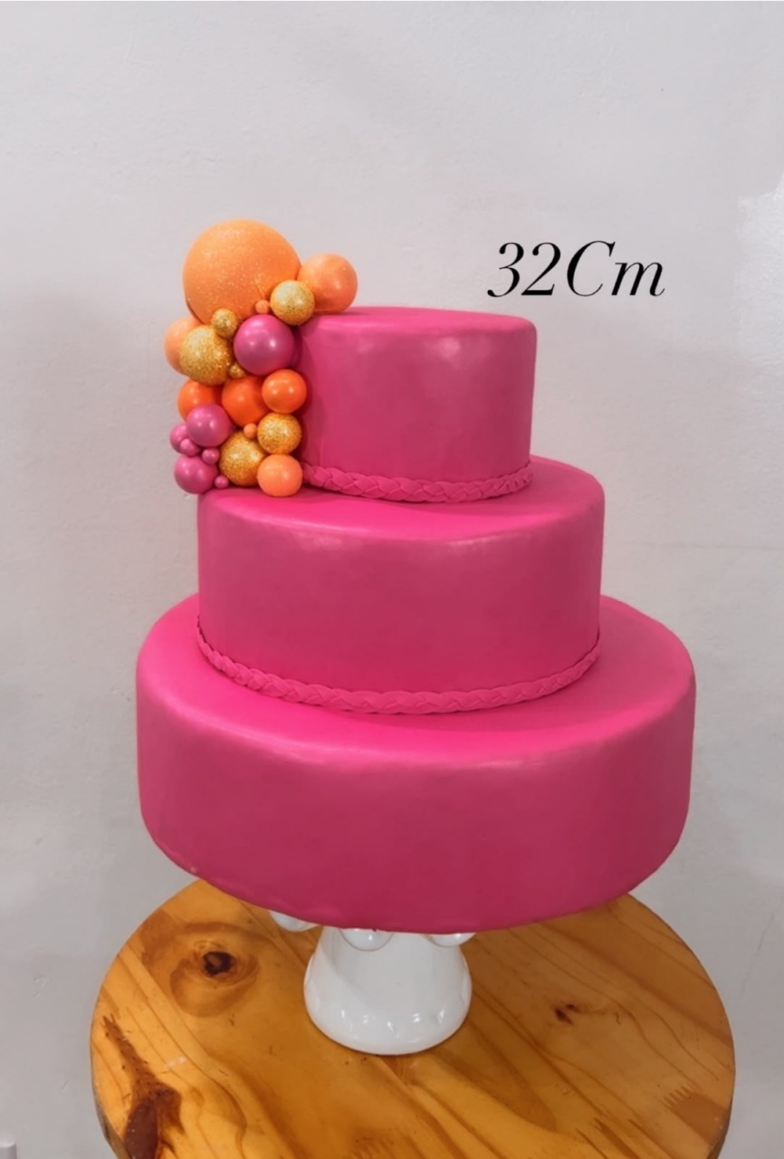 Bolo Fake Pink Com Laranja  - TudFestas