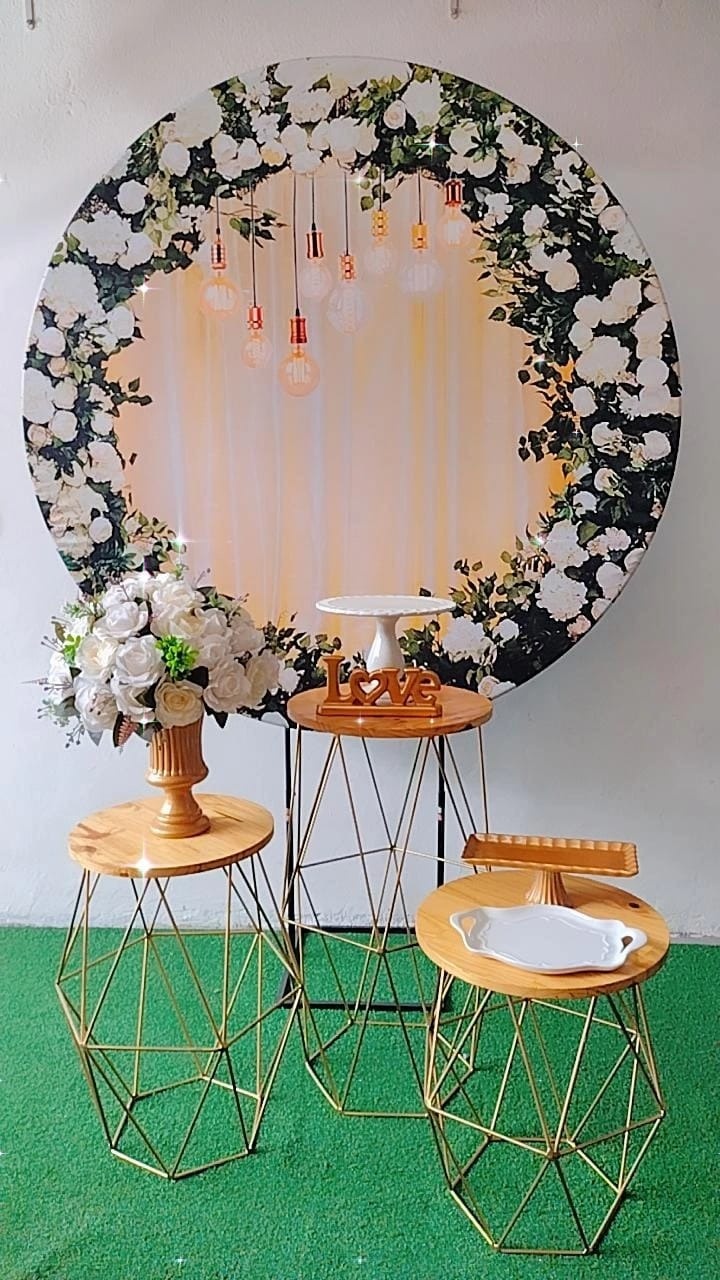 Composição Dourado + Branco Floral Luzes Mesas - Modelo 4 - TudFestas