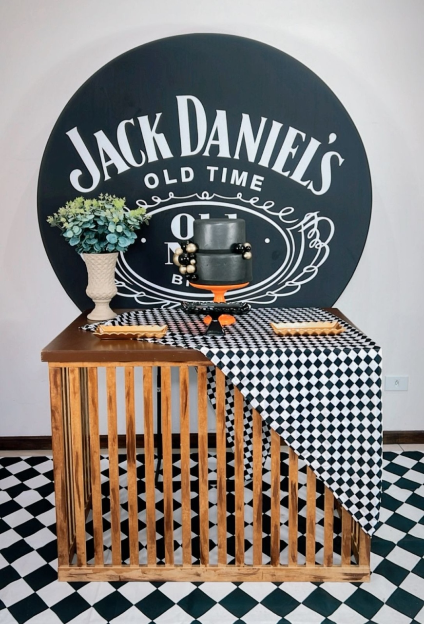 Jack Deniels Modelo 2 Mesa Rustica Composição - TudFestas