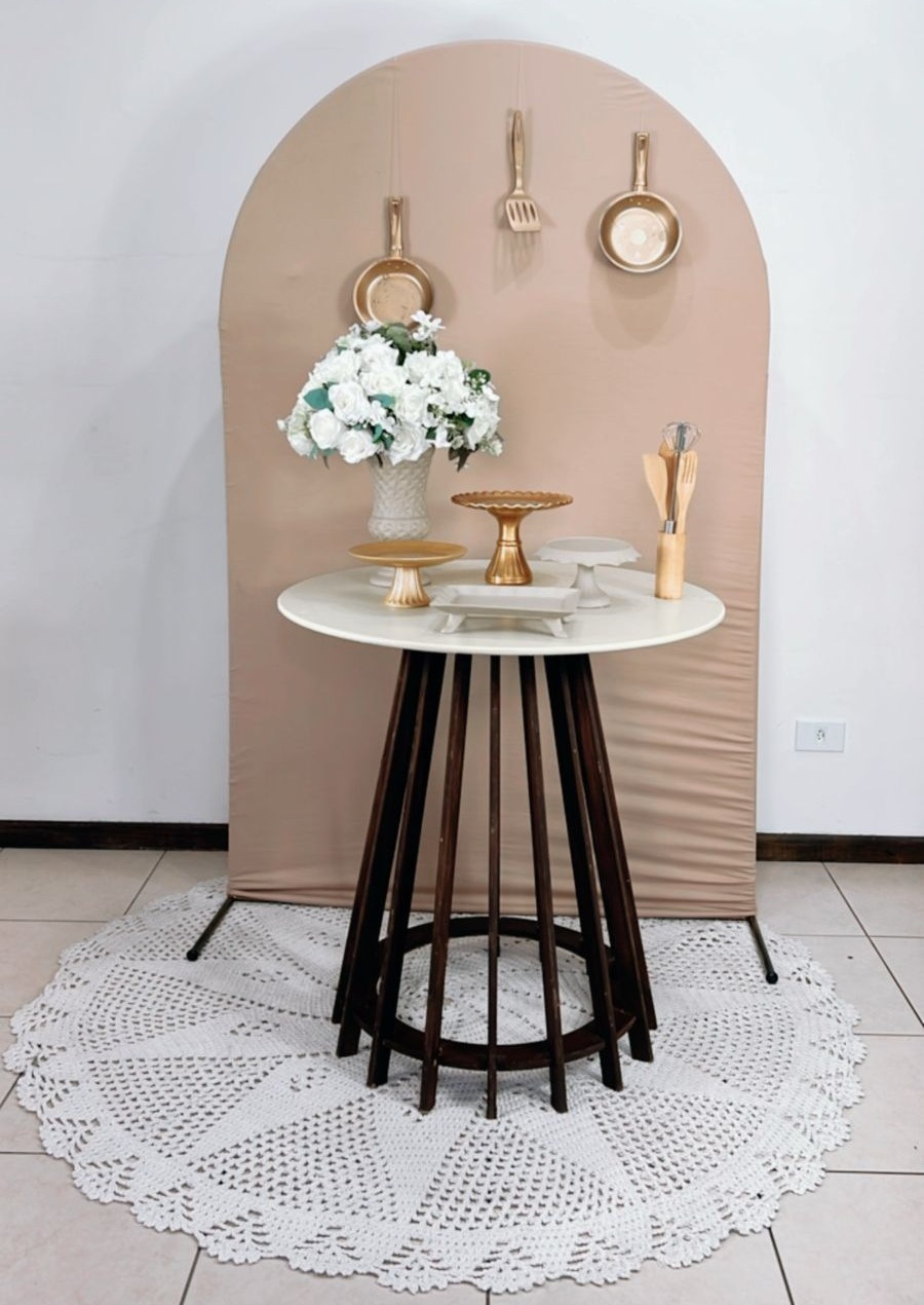 Composição Bege Com Dourado - 1 Mesa Rústica. - TudFestas